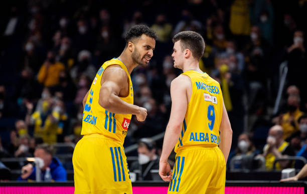 他们以不懈 他们以不懈