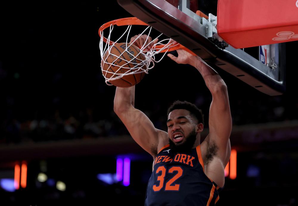 并在进攻端 并在进攻端