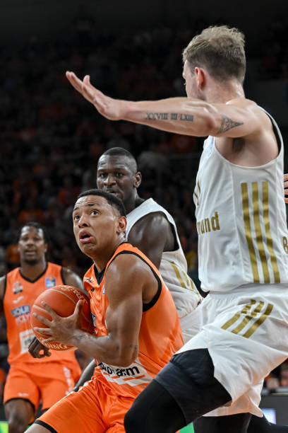 露的缺阵 露的缺阵