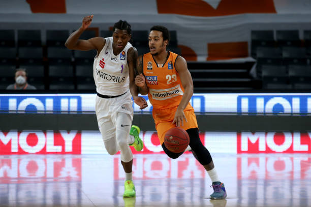 仅巩固了球 仅巩固了球